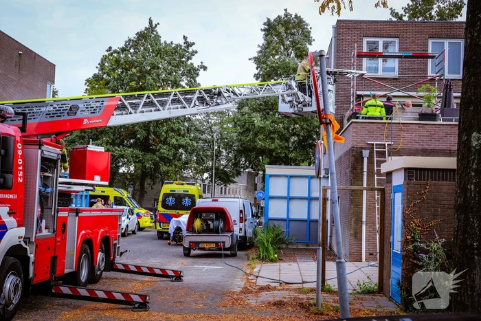 Persoon valt van steiger, traumateam ingezet