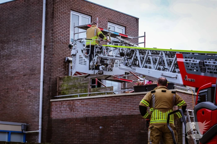 Persoon valt van steiger, traumateam ingezet