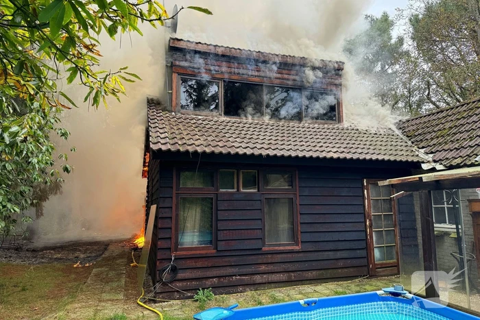 Uitslaande middelbrand in woning