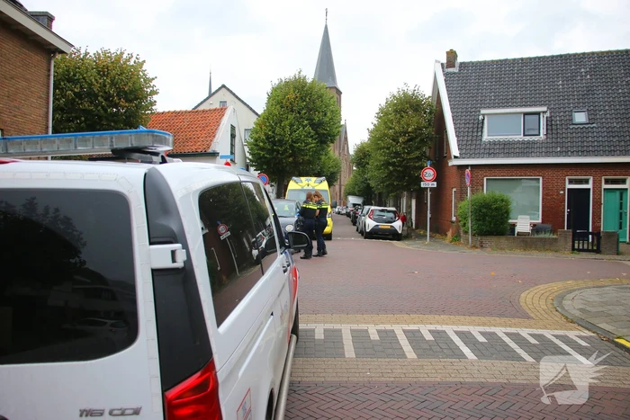 Scooterrijder botst op auto