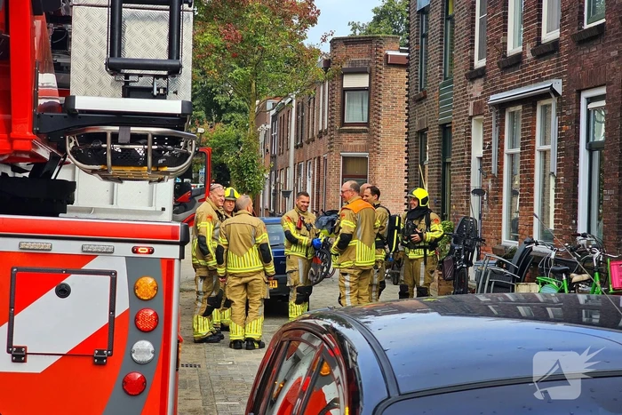 Brand in woning: Twee personen nagekeken door ambulancepersoneel