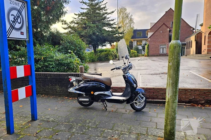 Scooterrijder gewond naar ziekenhuis