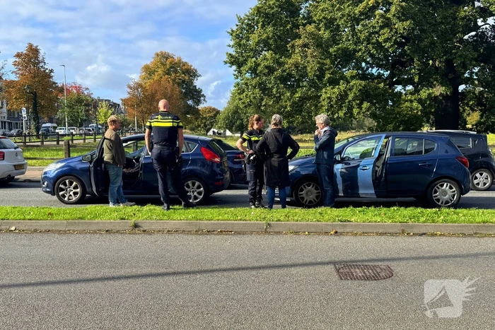Kop-staart ongeval voor verkeerslichten