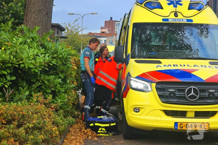 Persoon gewond bij steekincident, politie houdt verdachte aan