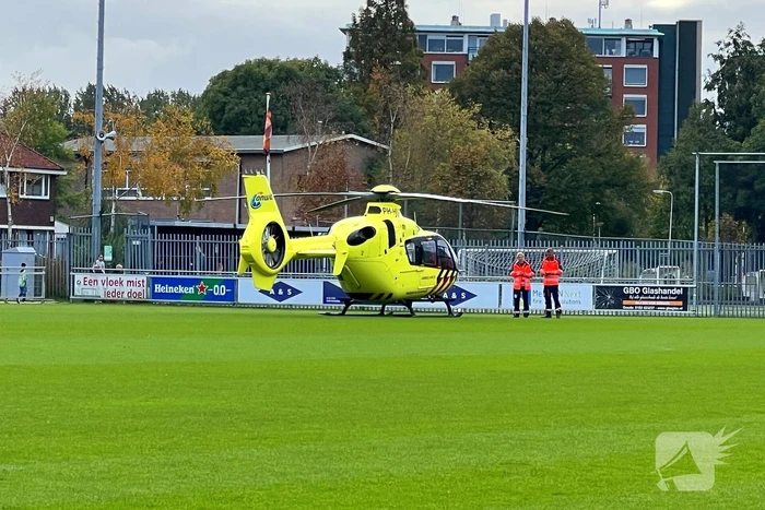 Persoon gewond bij steekincident, politie houdt verdachte aan