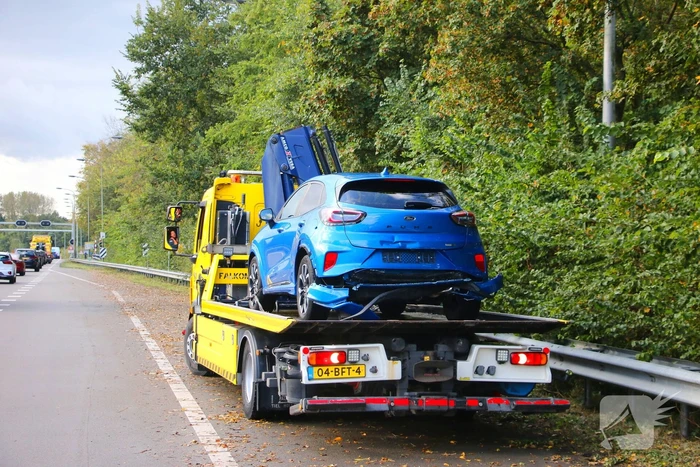 Flinke schade en vertraging na kop-staartaanrijding