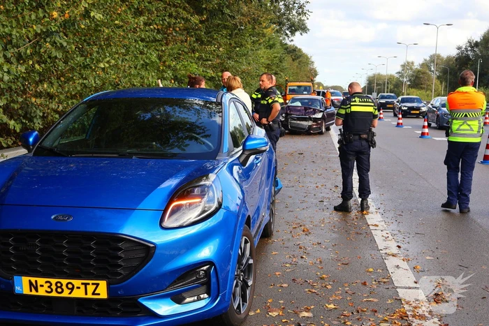 Flinke schade en vertraging na kop-staartaanrijding