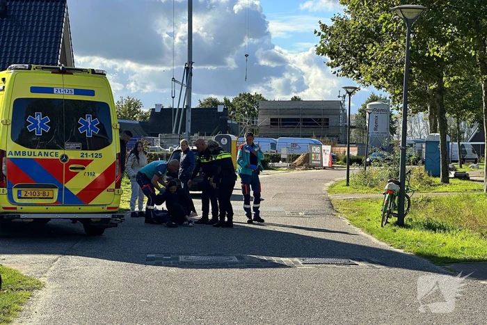 Automobilist botst op afslaande fietser