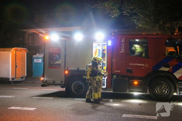 Vuurwerk zorgt voor rookontwikkeling in bouwkeet