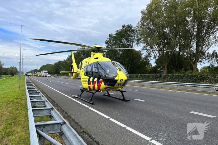 Traumahelikopter landt op provinciale weg wegens ongeval