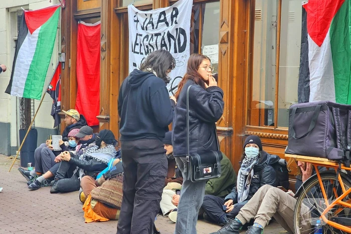 Krakers houden demonstratie bij lang leegstaand pand