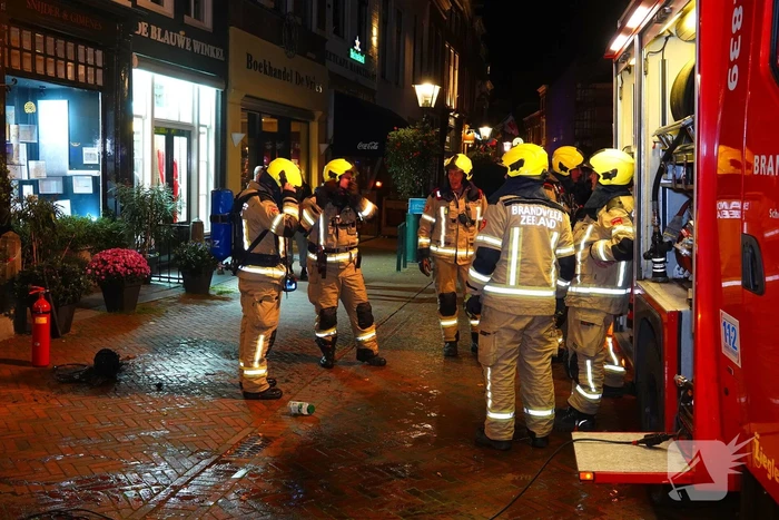 Brand in winkelpand snel onder controle