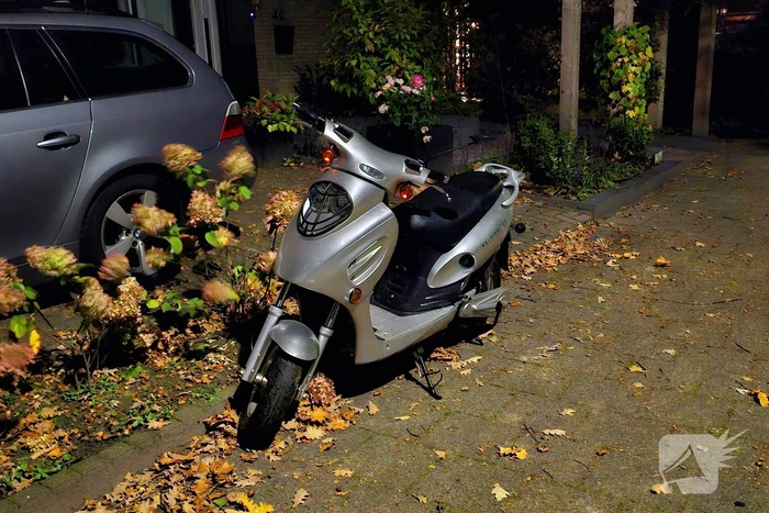 Dronken scooterrijder komt ten val