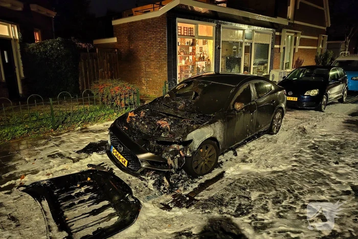 Opnieuw brand in geparkeerde auto