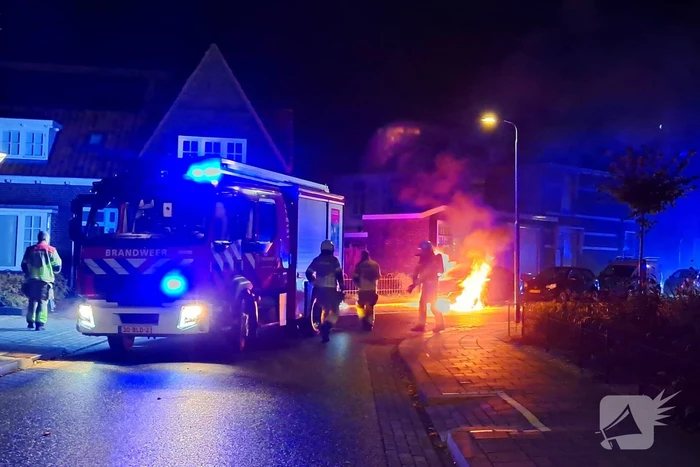 Opnieuw brand in geparkeerde auto