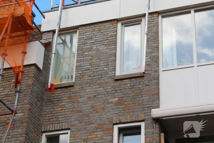 Steigerdeel losgeraakt door harde wind