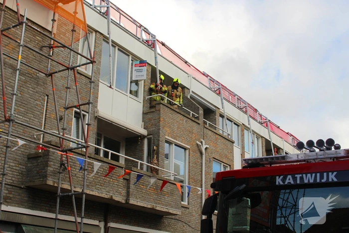 Steigerdeel losgeraakt door harde wind