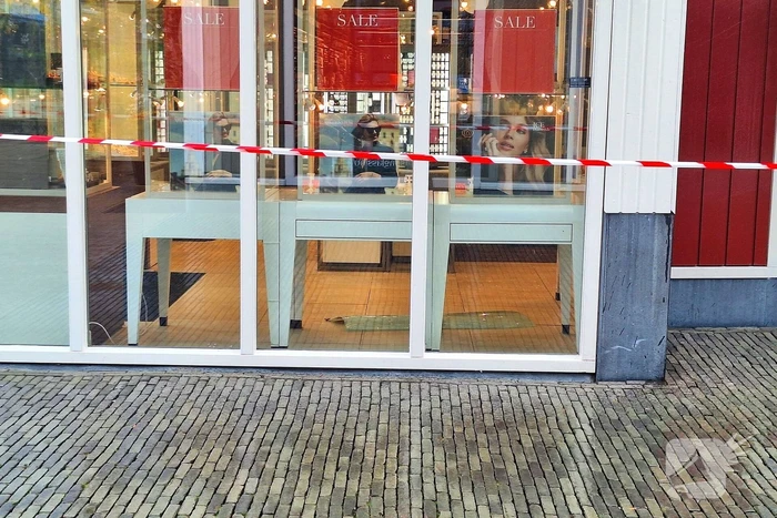 Politie onderzoekt overval op juwelierswinkel