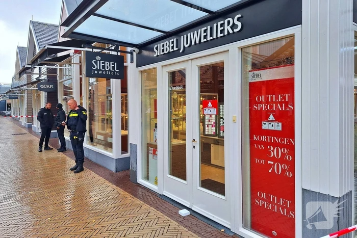 Politie onderzoekt overval op juwelierswinkel