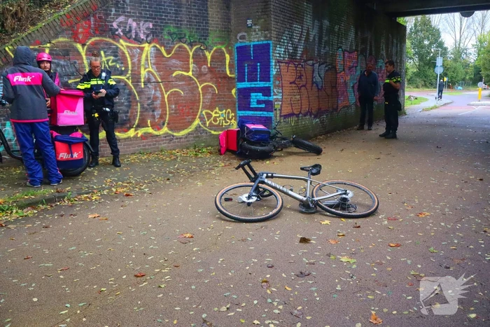 Fatbiker en wielrenner komen met elkaar in botsing