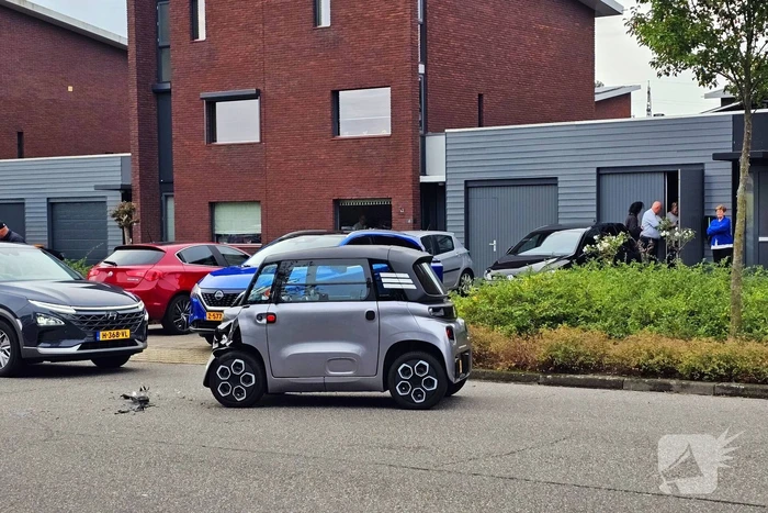 Automobilist rijdt door na aanrijding met brommobiel