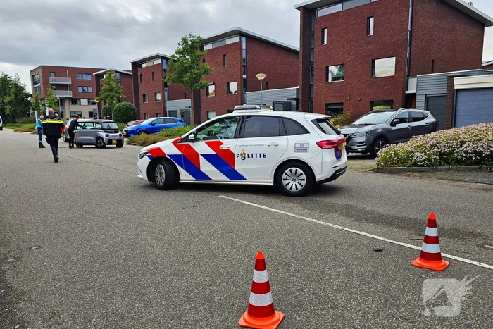 Automobilist rijdt door na aanrijding met brommobiel