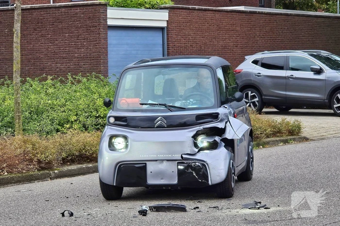 Automobilist rijdt door na aanrijding met brommobiel