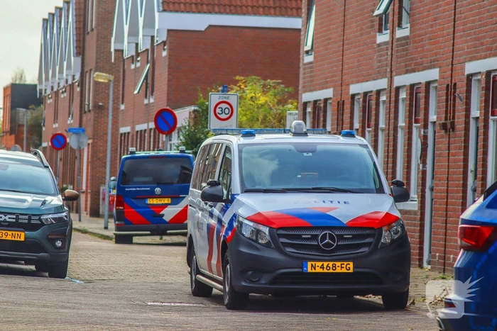 Hulpdiensten druk met persoon met onbegrepen gedrag