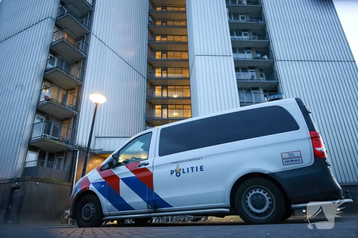 Politie doet onderzoek naar overval op een woning