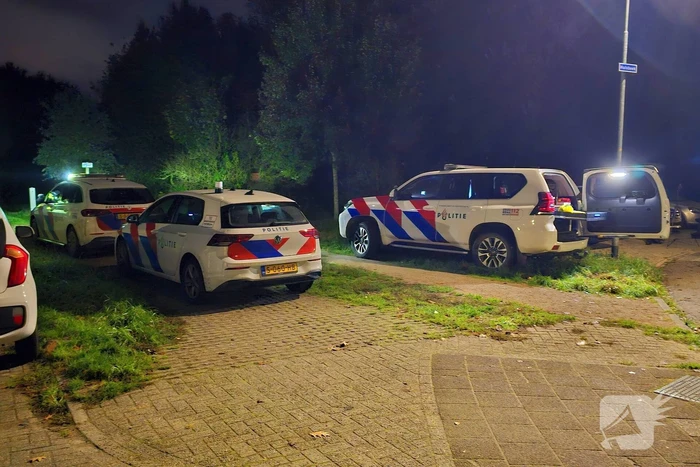 Overleden persoon aangetroffen in bosperceel