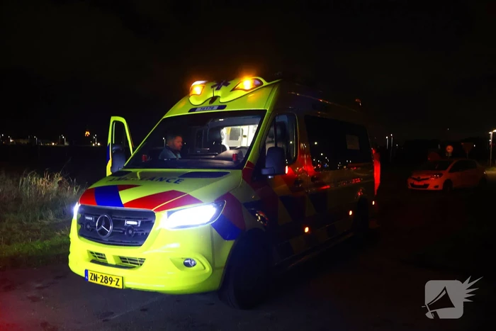 Brommerrijder rijdt sloot in
