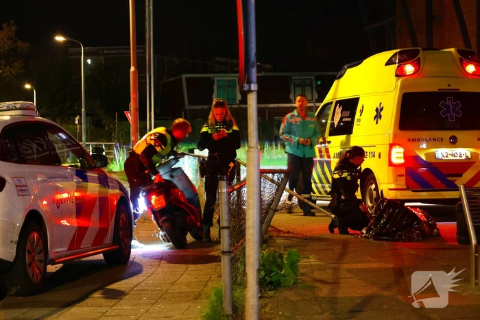 Bestuurder scooter verliest controle na politieachtervolging