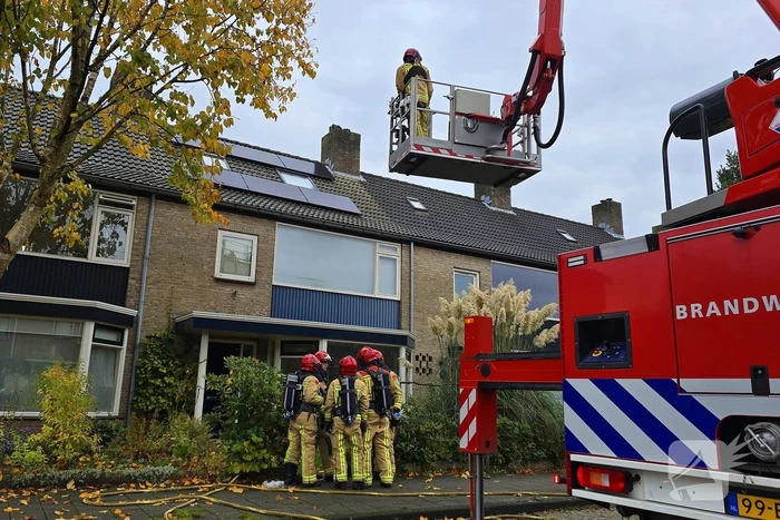 Flinke rookontwikkeling door brand in woning