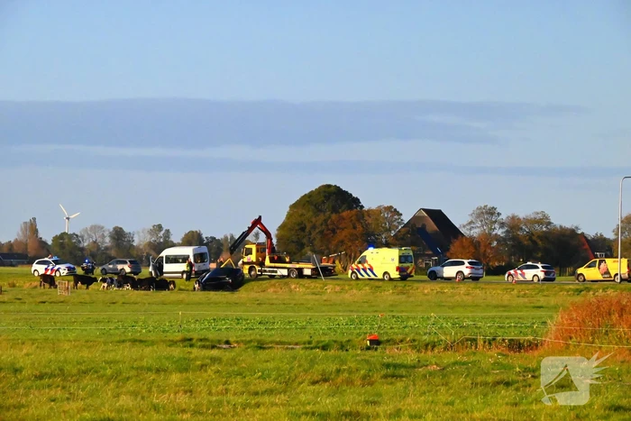 Automobilist raakt van de weg belandt in sloot