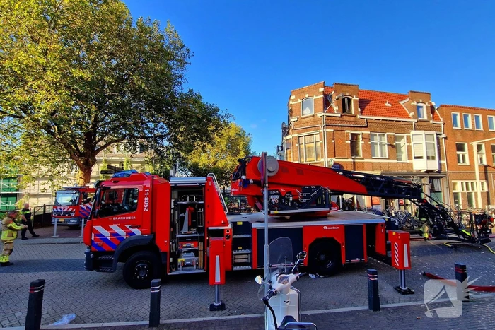 Woning uitgebrand ondanks grote inzet brandweerlieden