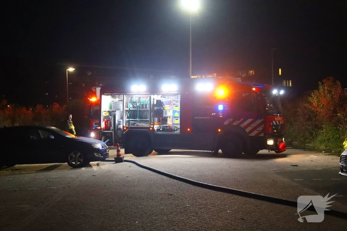 Luchtbehandelingskast bij slooppand vliegt in brand