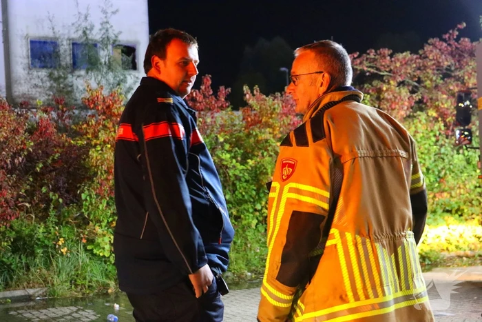Luchtbehandelingskast bij slooppand vliegt in brand