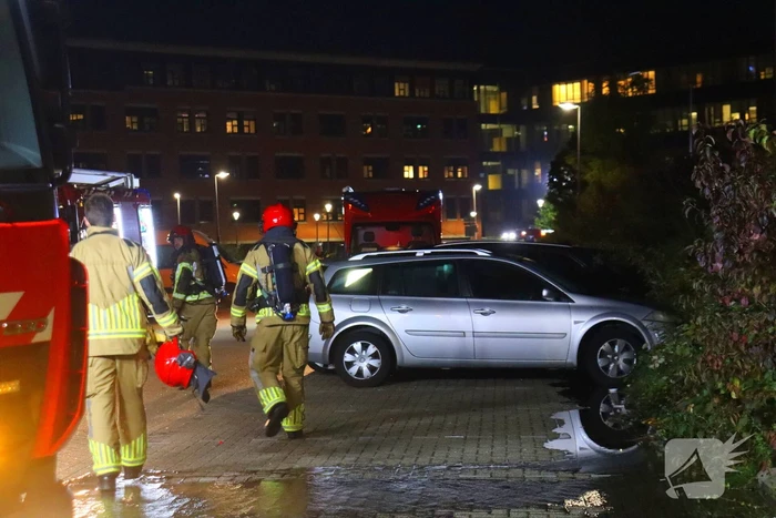 Luchtbehandelingskast bij slooppand vliegt in brand