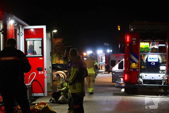 Luchtbehandelingskast bij slooppand vliegt in brand