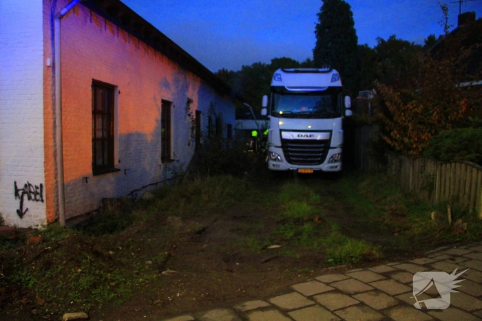 Rook uit kachel aangezien voor mogelijke woningbrand