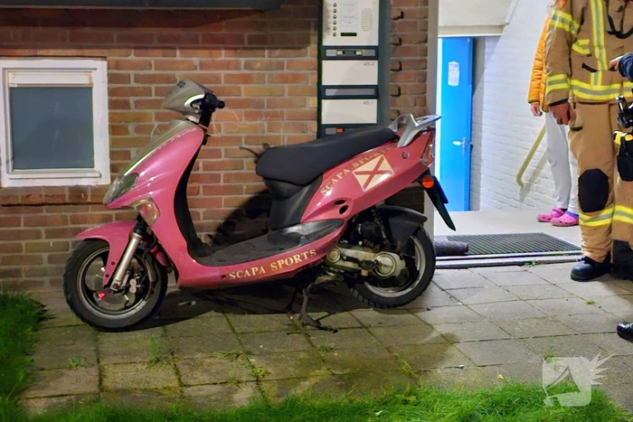 Scooter in berging zorgt voor stankoverlast