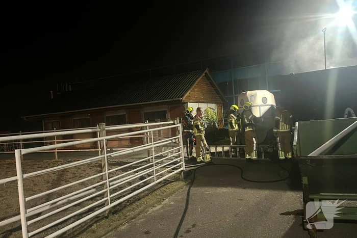 Politie ontdekt brandende container met mest