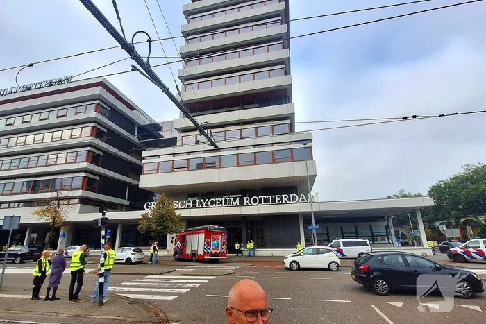 Magnetron in brand zorgt voor ontruiming van duizenden scholieren