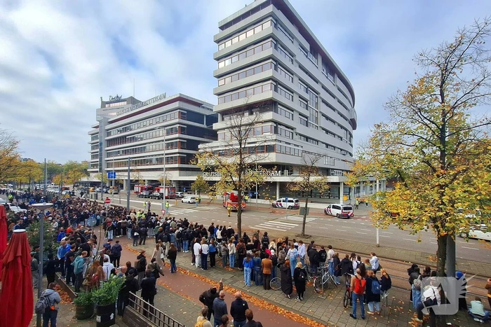Magnetron in brand zorgt voor ontruiming van duizenden scholieren