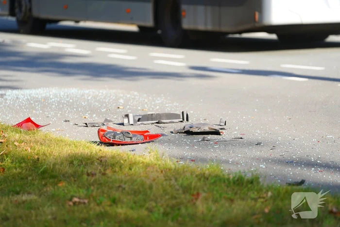 Drie auto's beschadigd bij kop-staartbotsing in Assen