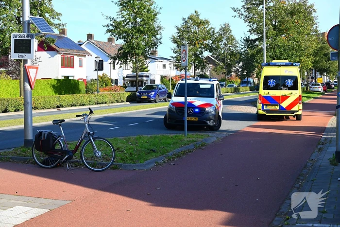 Fietser gewond bij aanrijding met bestelbus