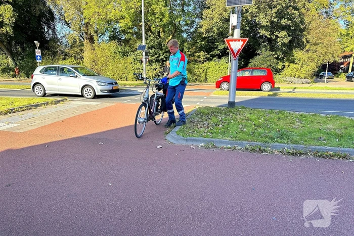 Fietser gewond bij aanrijding met bestelbus