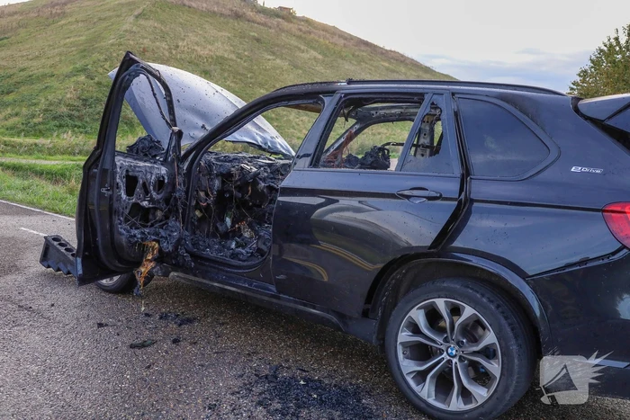 Personenauto gaat in vlammen op