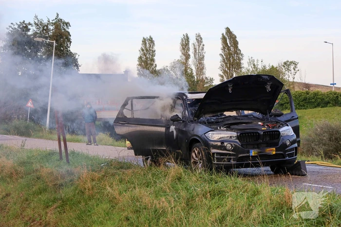 Personenauto gaat in vlammen op
