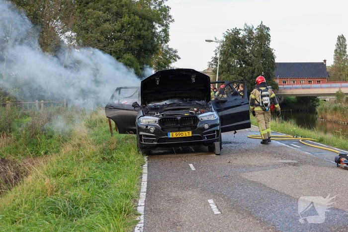 Personenauto gaat in vlammen op